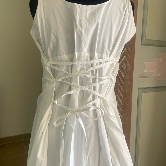 Moda | Maxi puff hem milkmaid bodice corset back dress. Size Medium. 100% cotton - Picture 5 of 8